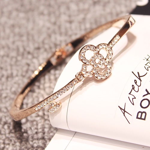 Γυναικεία βραχιόλια δέκα μοντέλα