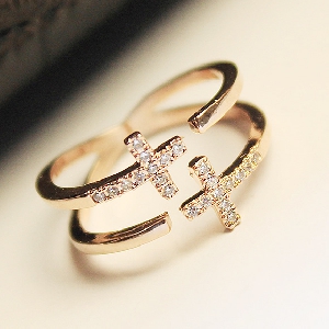 Дамски пръстени в 2 модела и 2 цвята - тип кръст