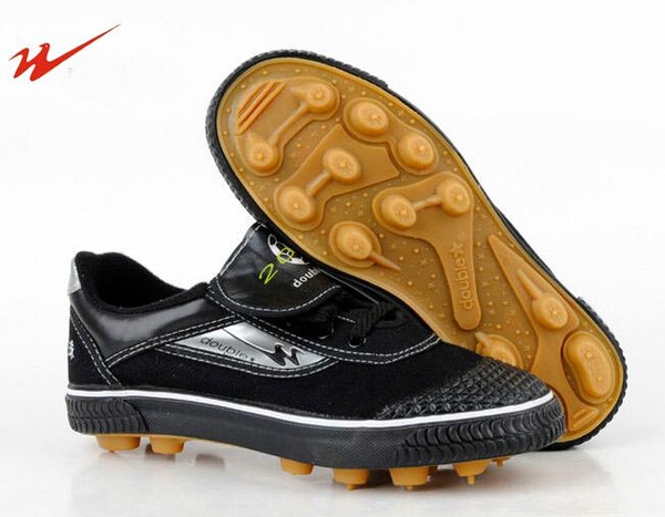 Обувки за футбол -няколко модела за мъже, жени и деца - момчета и момичета