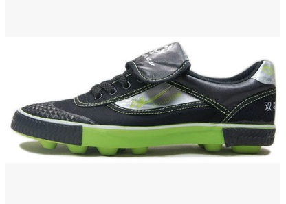 Обувки за футбол -няколко модела за мъже, жени и деца - момчета и момичета