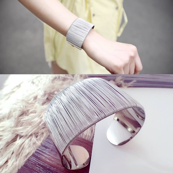 Дамска гривна сребрист цвят