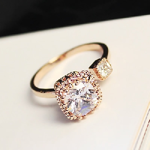 Дамски пръстени в златист и сребрист цвят с кристали - 2 модела