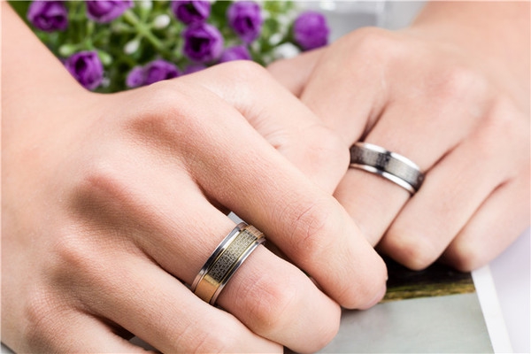 Χρυσά και μαύρα ανδρικά δαχτυλίδια από χάλυβα - 4 μεγέθη