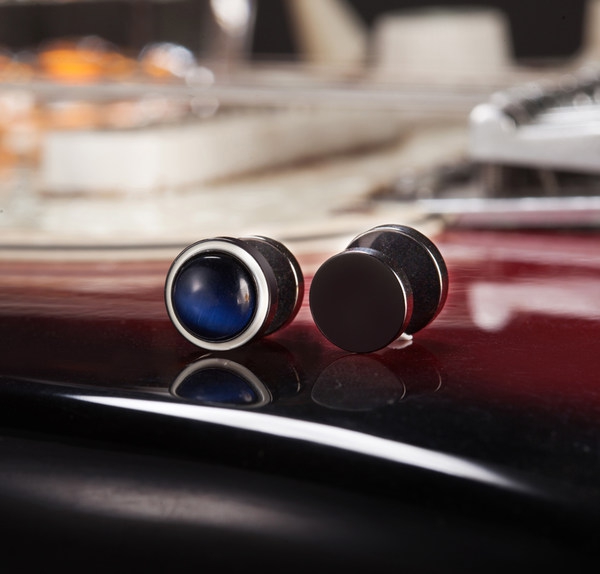 Ανδρικά Σκουλαρίκια σε Μαύρο με Μπλε Πέτρα - 1 μοτίβο