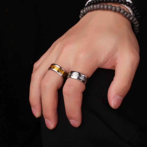 Ανδρικά δαχτυλίδια από χάλυβα σε μαύρο και χρυσό