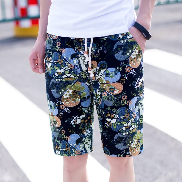 Летни къси панталони - цветни и мъжки - изработени от памук
