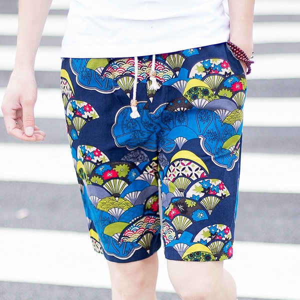 Летни къси панталони - цветни и мъжки - изработени от памук