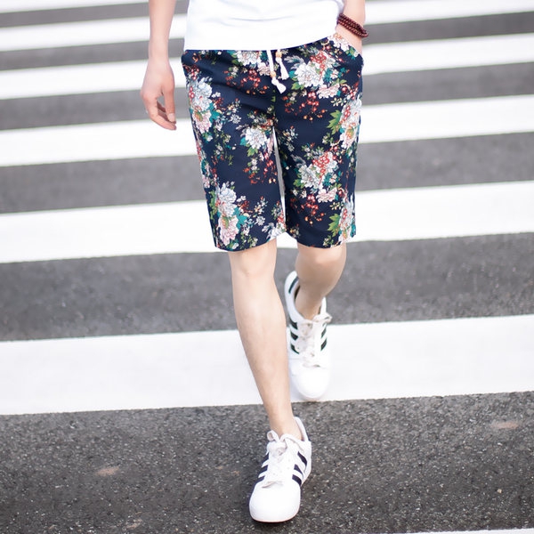 Летни къси панталони - цветни и мъжки - изработени от памук