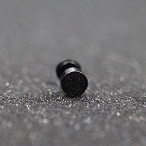Мъжки обеци в сребрист и черен цвят - в размер 6 мм,8 мм и 10 мм