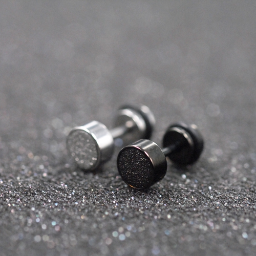 Мъжки обеци в сребрист и черен цвят - в размер 6 мм,8 мм и 10 мм