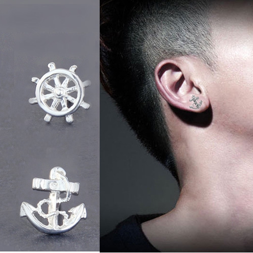 Ασημένια ανδρικά σκουλαρίκια  - φεγγάρι και τροχός 