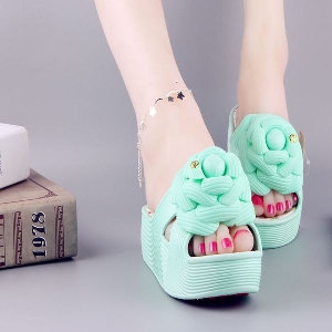 Γυναικείες παντόφλες  σε ροζ κόκκινο πράσινο και λευκό χρώμα