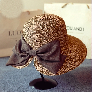 Дамска сламена шапка за плаж - в светла и тъмна гама на кафяв цвят
