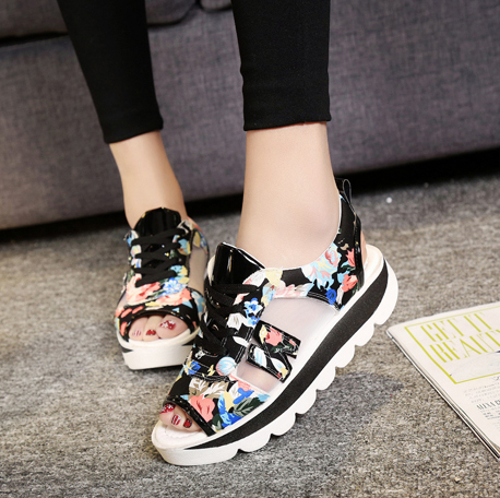 Дамски екстравагантни сандали пет модела.