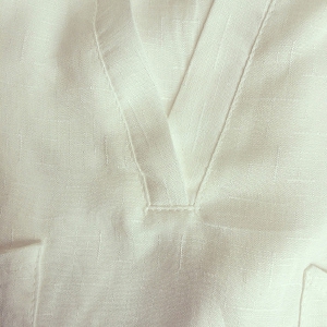 Бяла дамска риза с къси ръкави в 1 модел