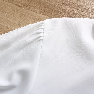 Дамска риза в бял цвят с къси ръкави