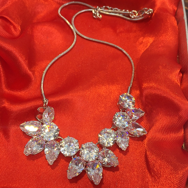 Πολύχρωμα γυναικεία περιδέραια