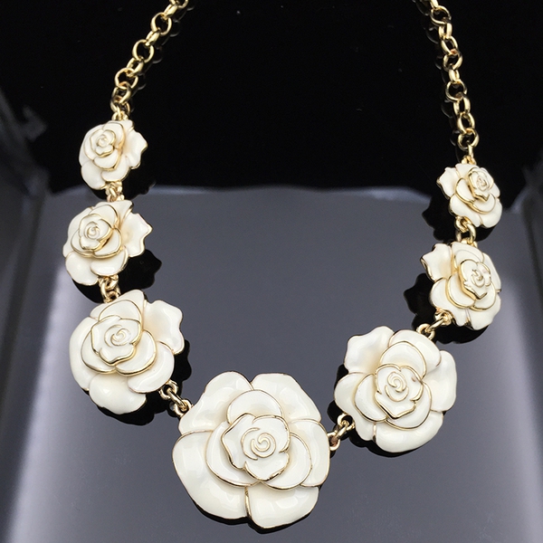 Πολύχρωμα γυναικεία περιδέραια