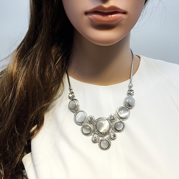 Πολύχρωμα γυναικεία περιδέραια