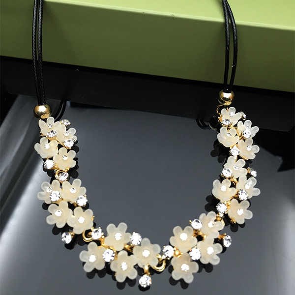 Πολύχρωμα γυναικεία περιδέραια