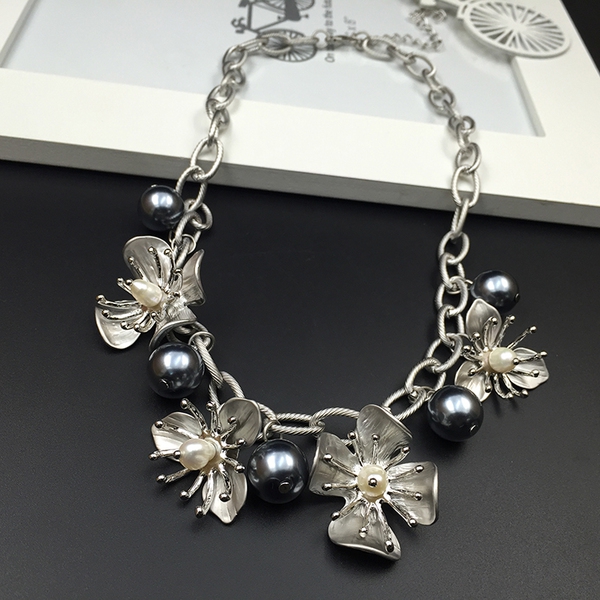 Πολύχρωμα γυναικεία περιδέραια