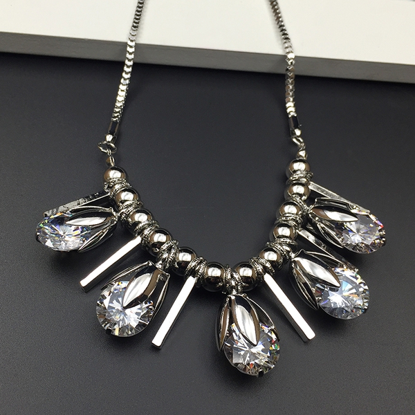 Πολύχρωμα γυναικεία περιδέραια