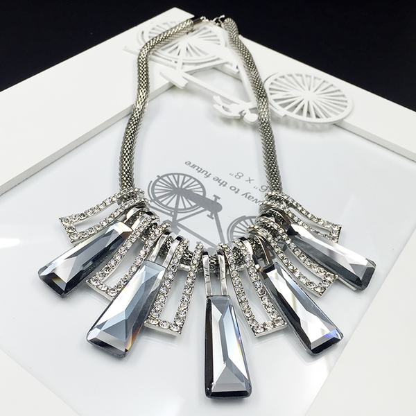 Πολύχρωμα γυναικεία περιδέραια