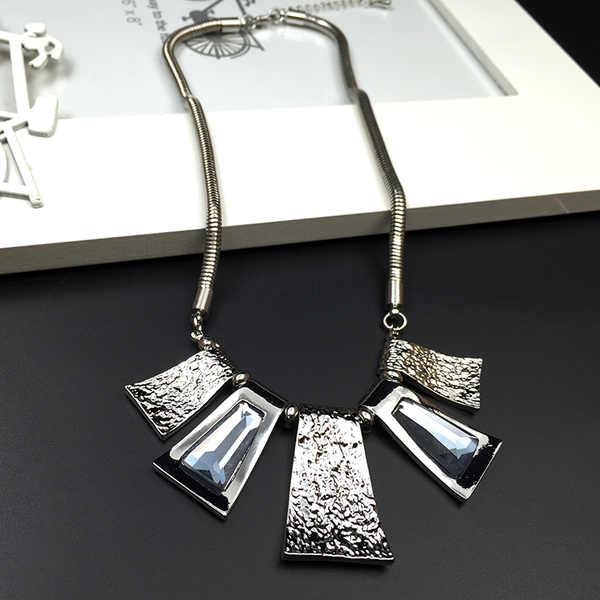 Πολύχρωμα γυναικεία περιδέραια