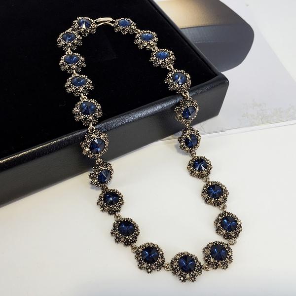 Πολύχρωμα γυναικεία περιδέραια