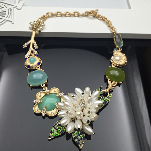 Πολύχρωμα γυναικεία περιδέραια