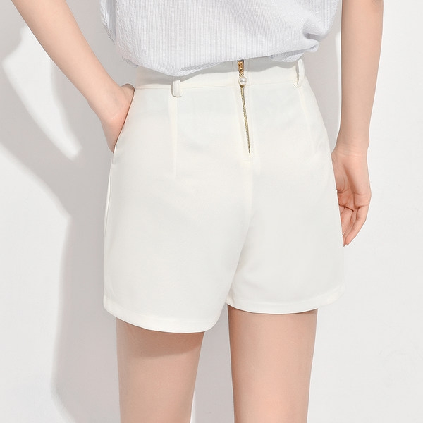 Κυρίες σορτς σε μαύρο και άσπρο - 2 μοντέλα