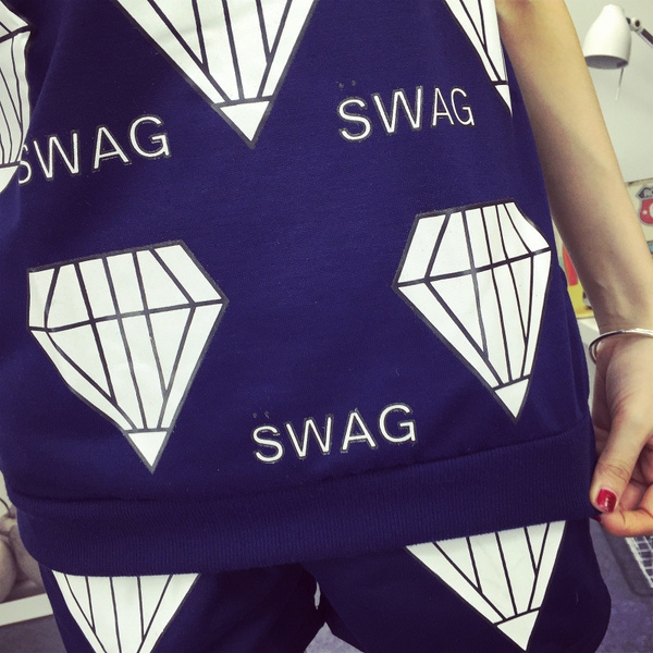 Γυναικεία ολόσωμη καλοκαιρινή φόρμα σε σκούρο μπλε  και σορτς