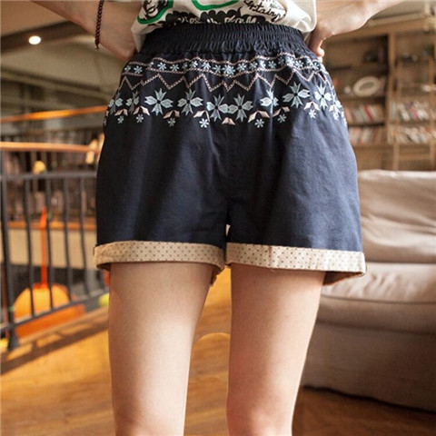 Κυρίες σορτς-12 διαφορετικά μοντέλα.