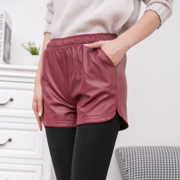 Дамски къси панталони в червен,син и черен цвят -3 модела