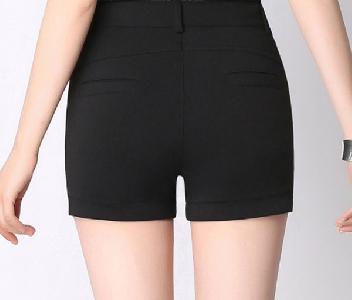 Дамски къси панталони с дантела в черен цвят - 1 модел