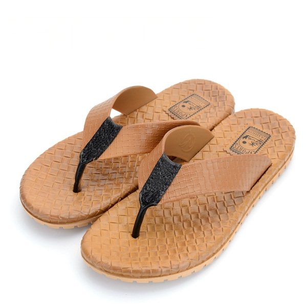 Παντόφλες ανδρών από τεχνητό δέρμα - 4 μοντέλα