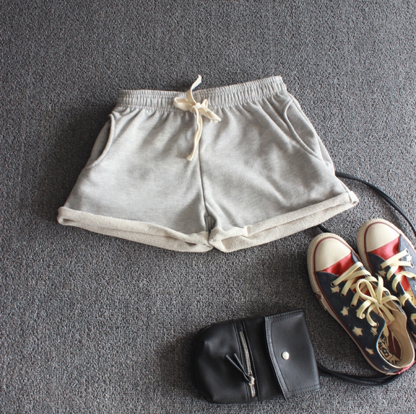 Къси дамски панталони в сив,син и бял цвят - 3 модела