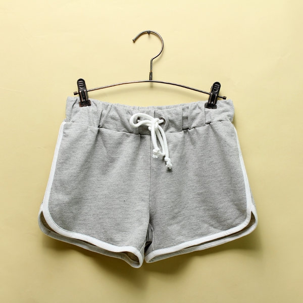 Κυρίες σορτς σε φούξια, πράσινο, γκρι, λευκό, μπλε και μαύρο