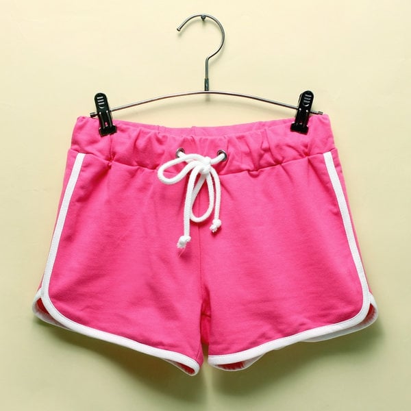 Κυρίες σορτς σε φούξια, πράσινο, γκρι, λευκό, μπλε και μαύρο