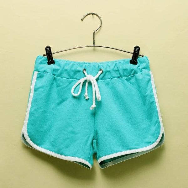 Κυρίες σορτς σε φούξια, πράσινο, γκρι, λευκό, μπλε και μαύρο