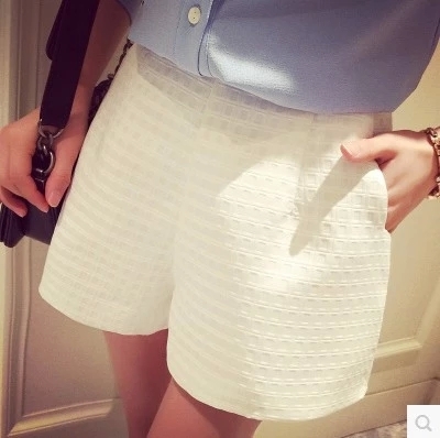 Къси дамски панталони в черен,розов и бял цвят - 3 модела 