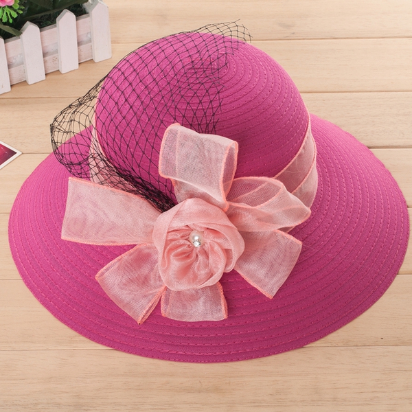 Γυναικείο καπέλο  για το καλοκαίρι και  για τις ηλιόλουστες ημέρες του καλοκαιριού
