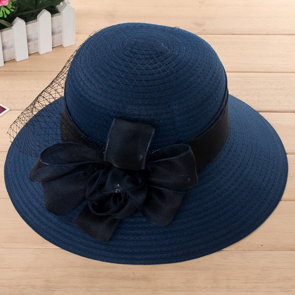 Γυναικείο καπέλο  για το καλοκαίρι και  για τις ηλιόλουστες ημέρες του καλοκαιριού