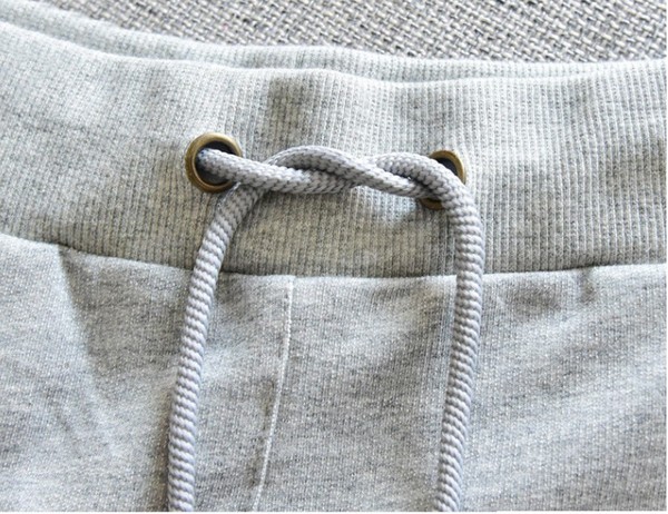 Къси дамски панталони в сив,черен,червен и черен цвят - 4 модела 