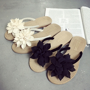 Дамски чехли с цвете черен и бял цвят