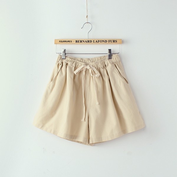 Σύντομη κυρίες παντελόνι - διάφορα μοντέλα και χρώματα