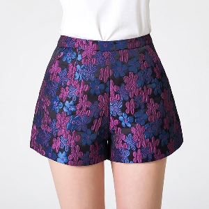 Къси дамски панталони в няколко цветови комбинации - 4 модела