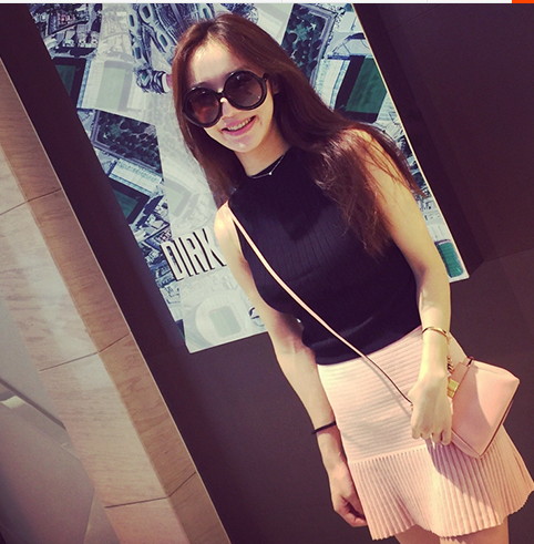 Γυναικεία   σύντομα   φανελάκια