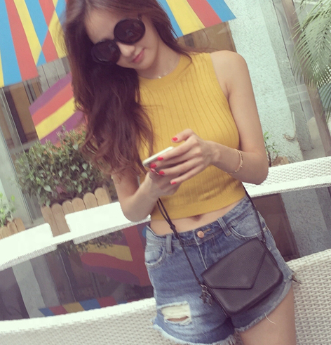 Γυναικεία   σύντομα   φανελάκια