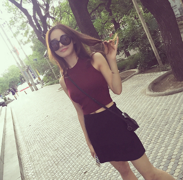 Γυναικεία   σύντομα   φανελάκια